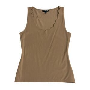 Express Scallop Trim Tank Top
